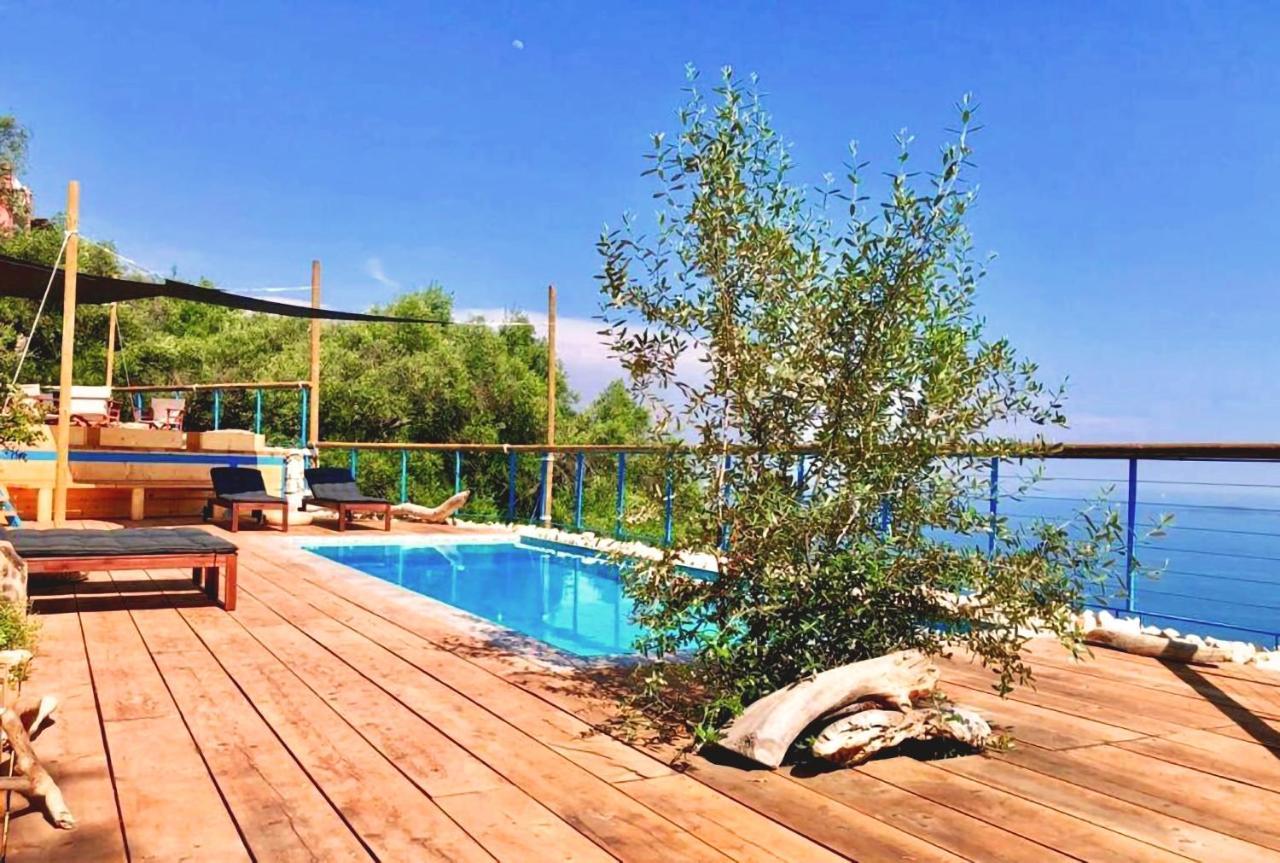 Villa Intaba: Seaside Retreat with Pool on Corfu's Riviera Pyrgi  Exterior photo