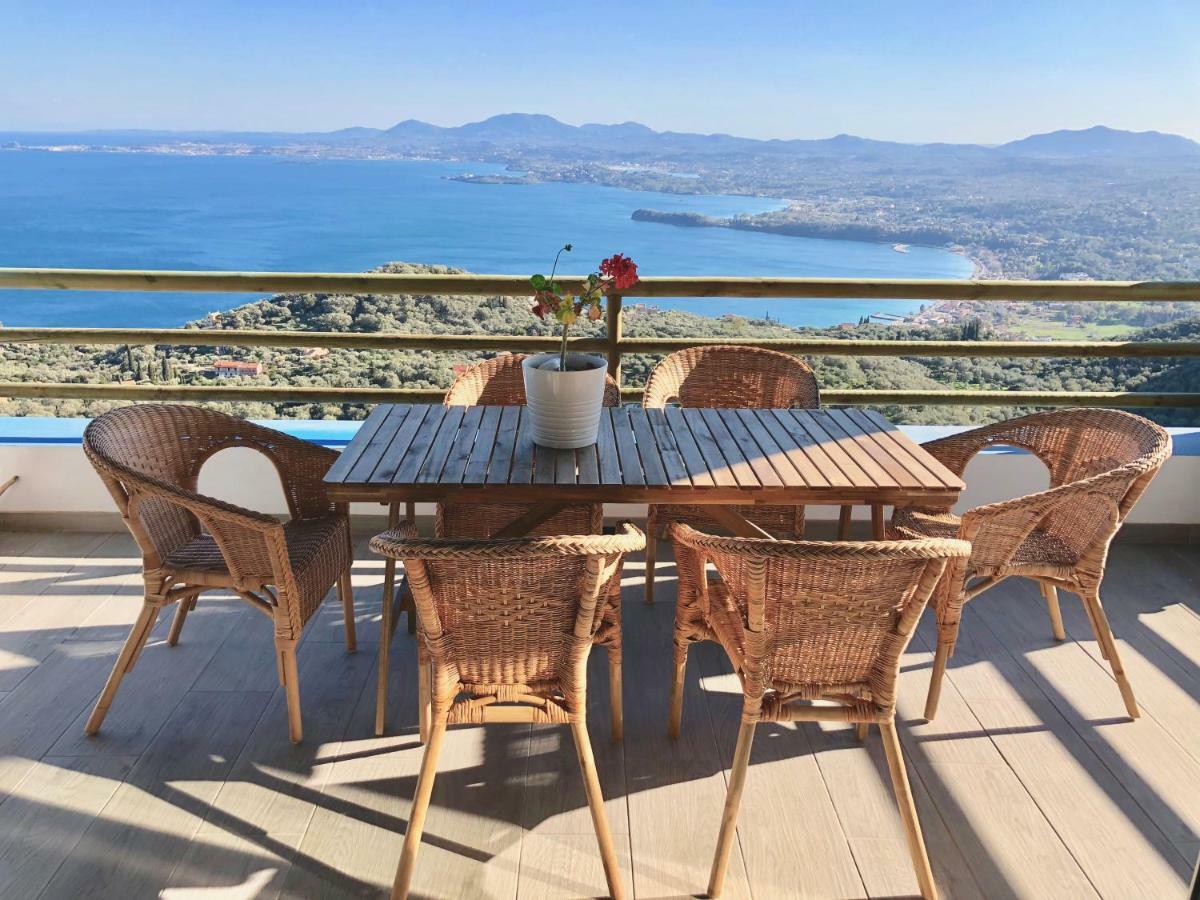 Villa Intaba: Seaside Retreat with Pool on Corfu's Riviera Pyrgi  Exterior photo