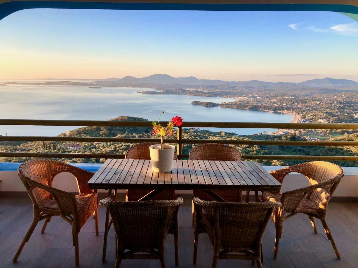 Villa Intaba: Seaside Retreat with Pool on Corfu's Riviera Pyrgi  Exterior photo