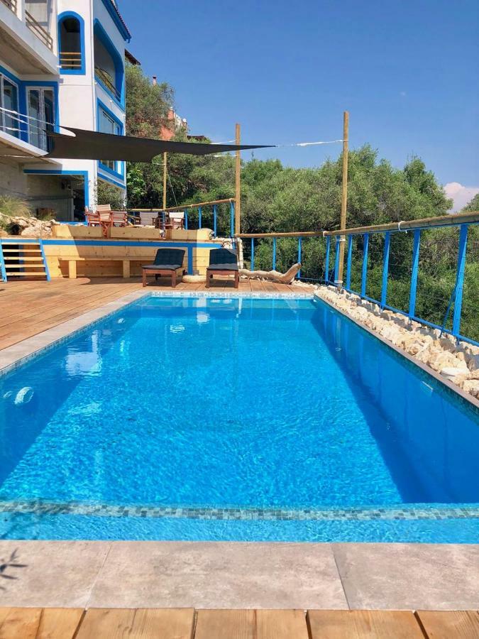 Villa Intaba: Seaside Retreat with Pool on Corfu's Riviera Pyrgi  Exterior photo