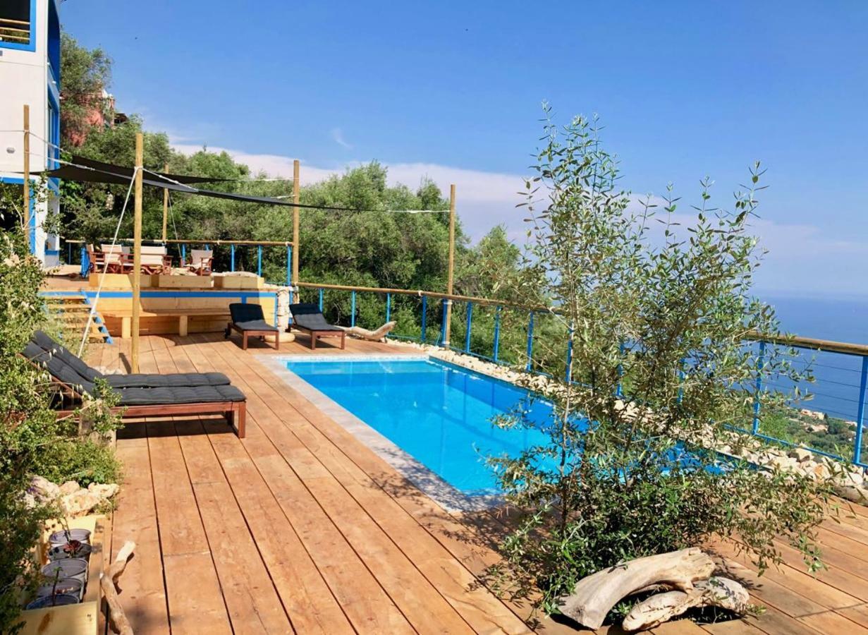 Villa Intaba: Seaside Retreat with Pool on Corfu's Riviera Pyrgi  Exterior photo